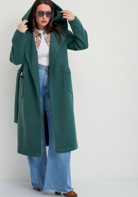 Пальто удлиненное на запах с разрезами