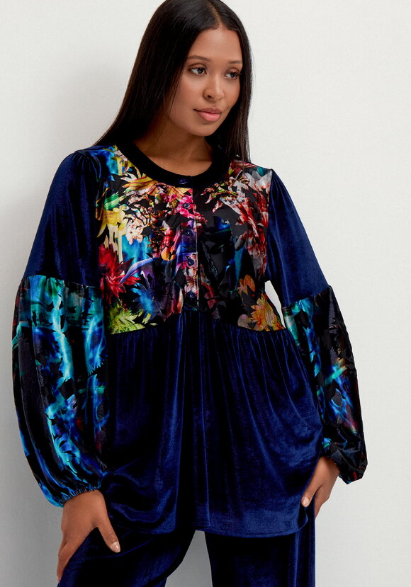 Блуза свободного кроя с цветочными вставками