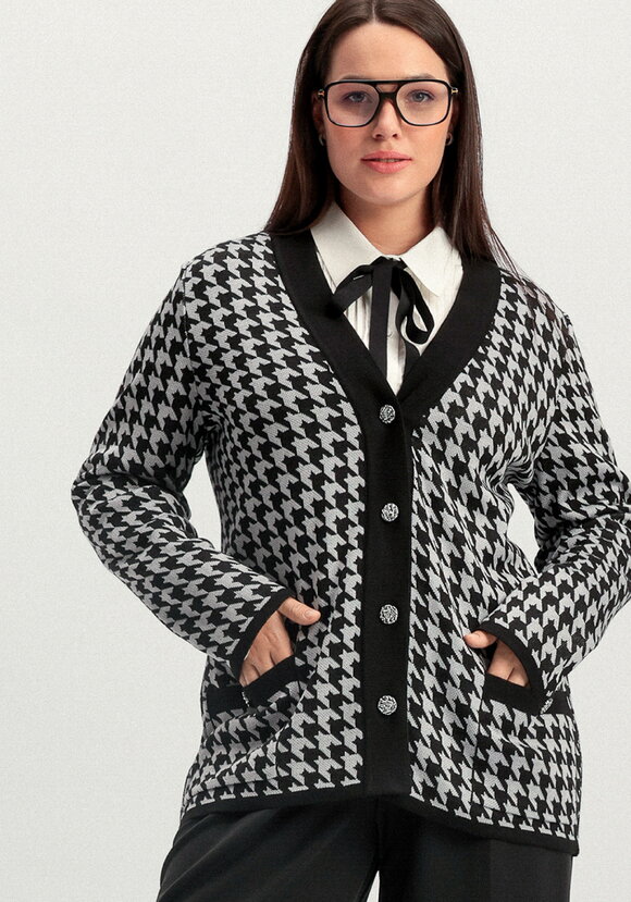 Кардиган с орнаментом 