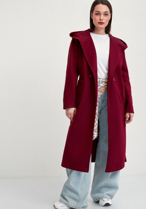 Пальто удлиненное на запах с разрезами