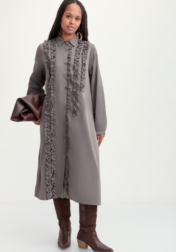 Платье рубашка с рюшей