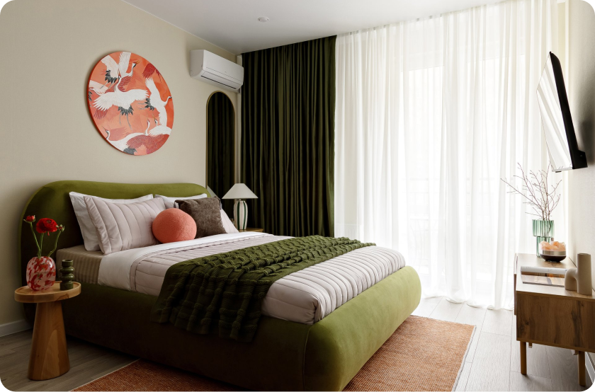 Куда поставить кровать в маленькой студии<br>