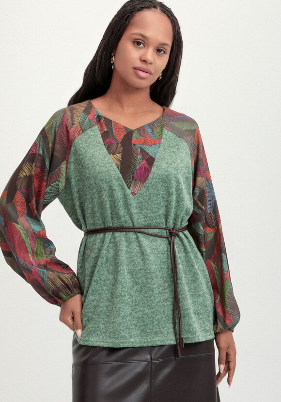 Блуза трикотажная с красочным принтом