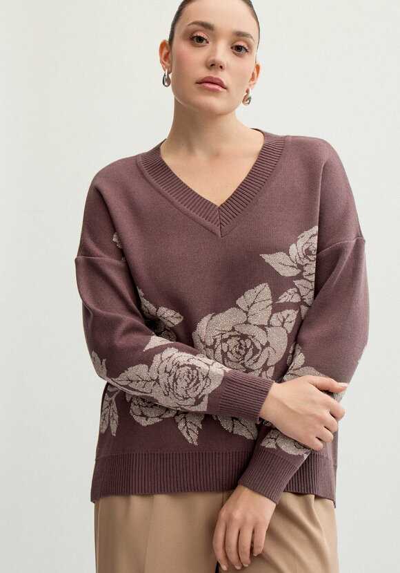 Джемпер с флористическим мотивом