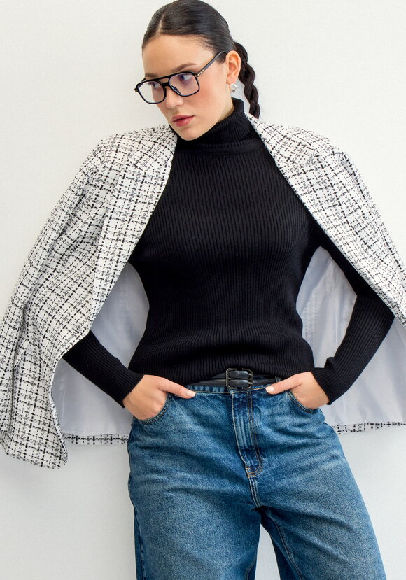Водолазка в рубчик с высокой горловиной